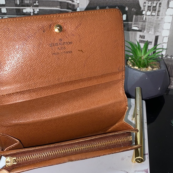 Authentic Louis Vuitton Monogram Bifold Zippy Wallet - Picture 6 of 10